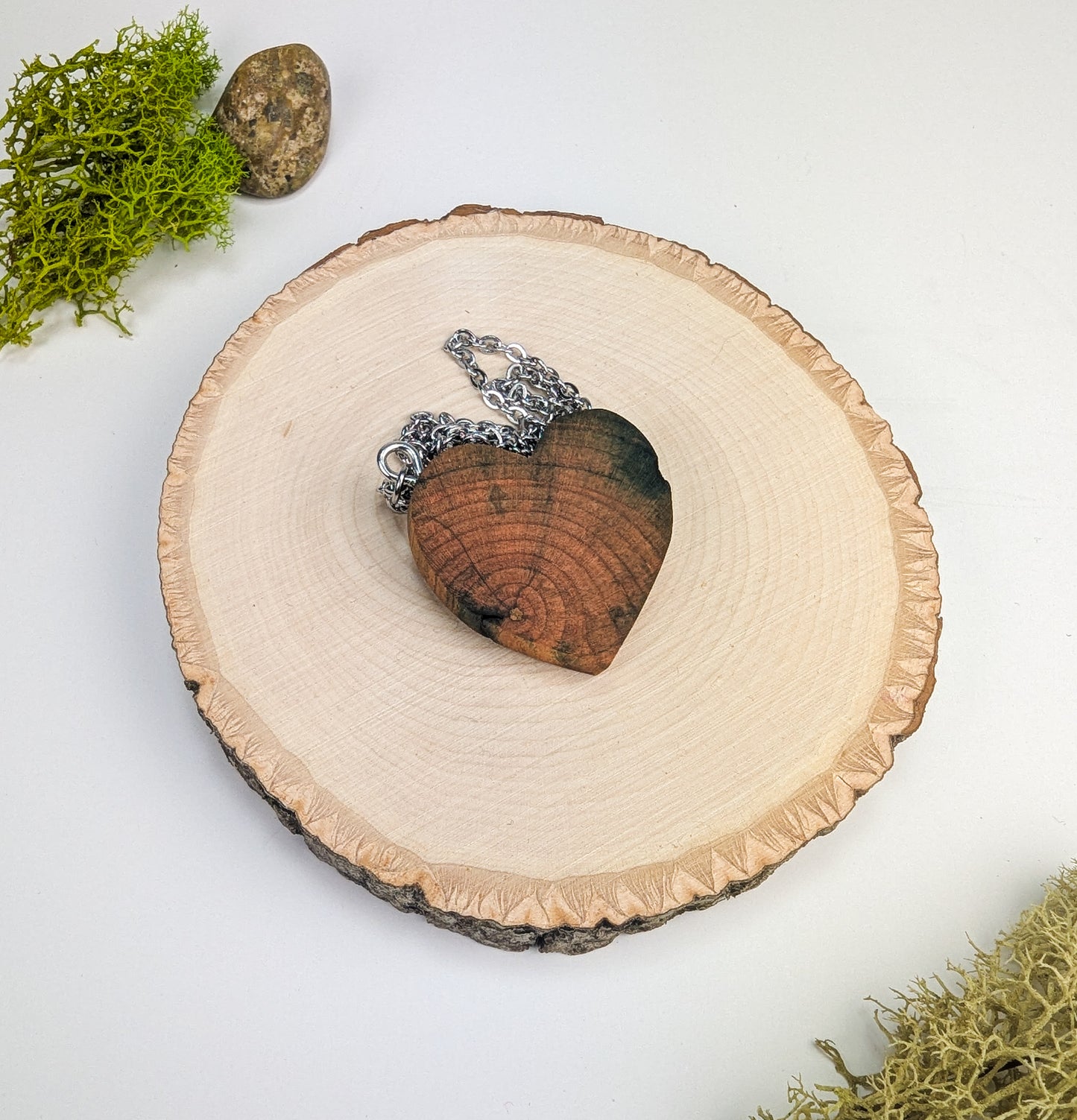 Elf-Wood Heart Pendant #01 | Naturally Fungus-Stained Wood