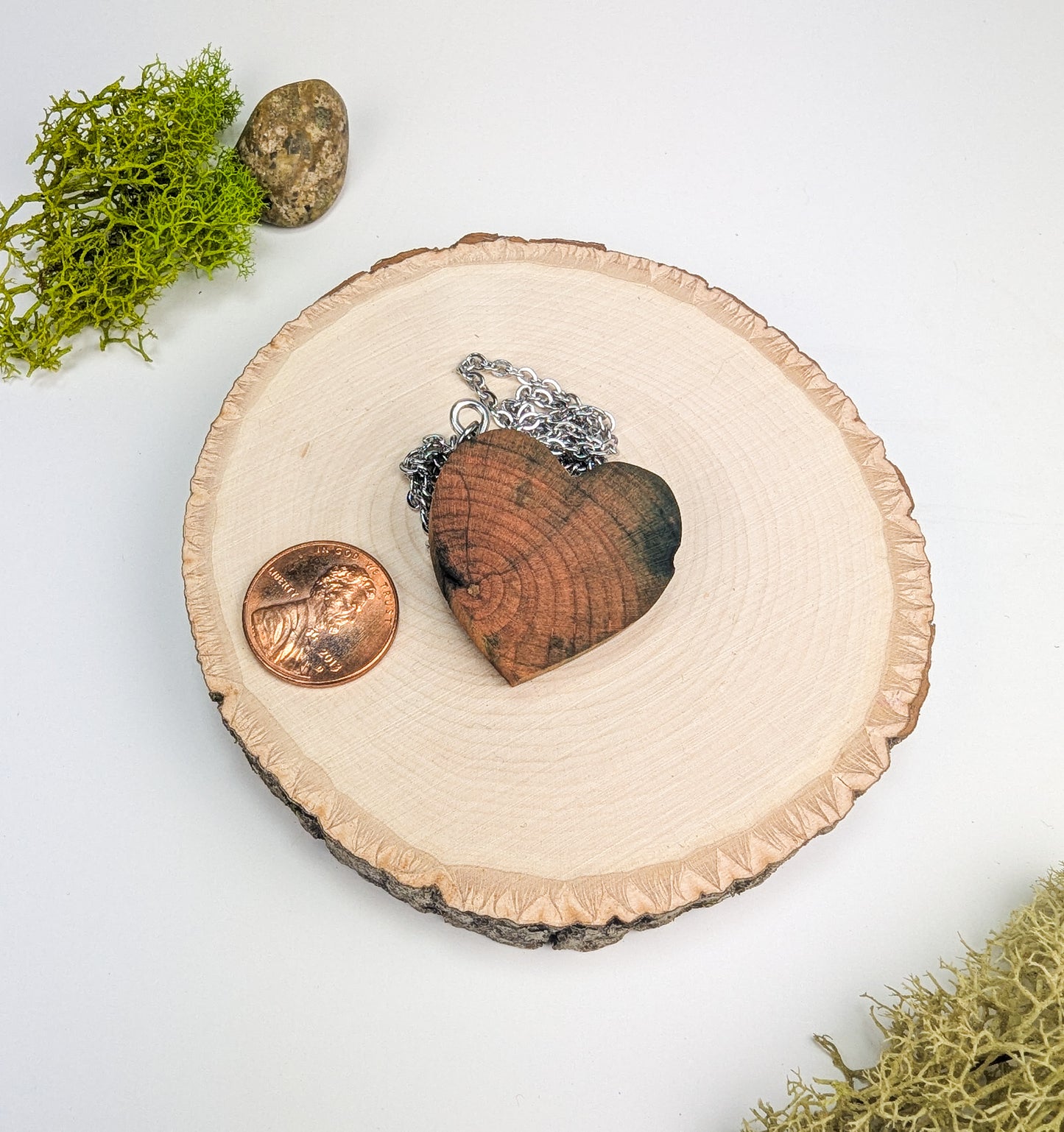 Elf-Wood Heart Pendant #01 | Naturally Fungus-Stained Wood