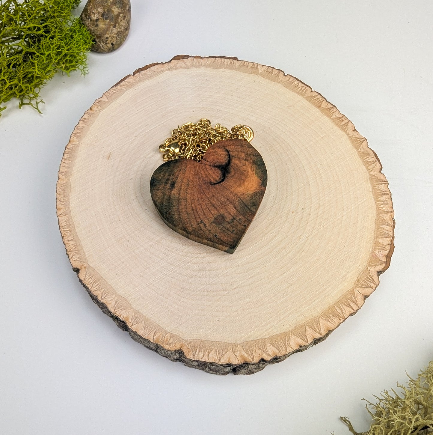 Elf-Wood Heart Pendant #02 | Naturally Fungus-Stained Wood