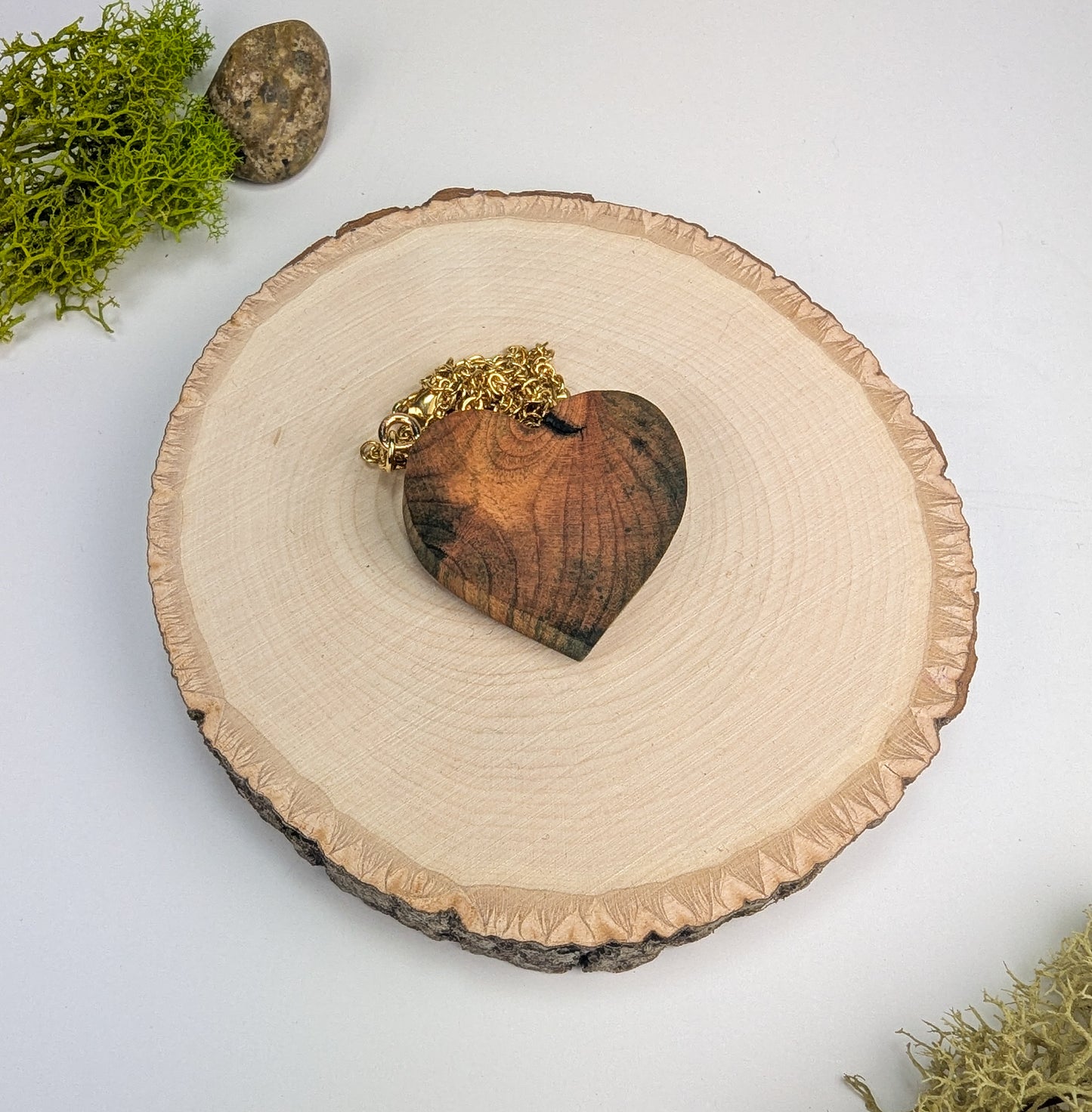 Elf-Wood Heart Pendant #02 | Naturally Fungus-Stained Wood