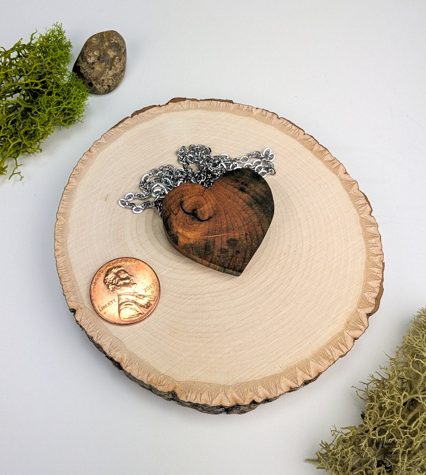 Elf-Wood Heart Pendant #03 | Naturally Fungus-Stained Wood