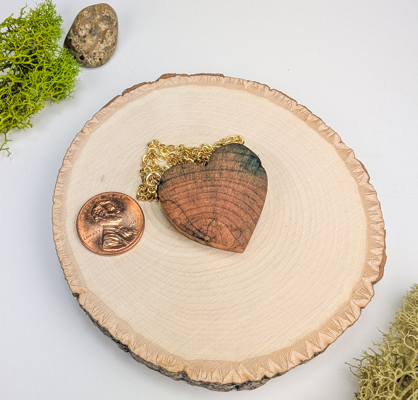 Elf-Wood Heart Pendant #05 | Naturally Fungus-Stained Wood